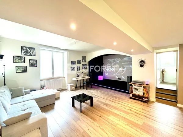 Maison 8 pièces 250 m² 