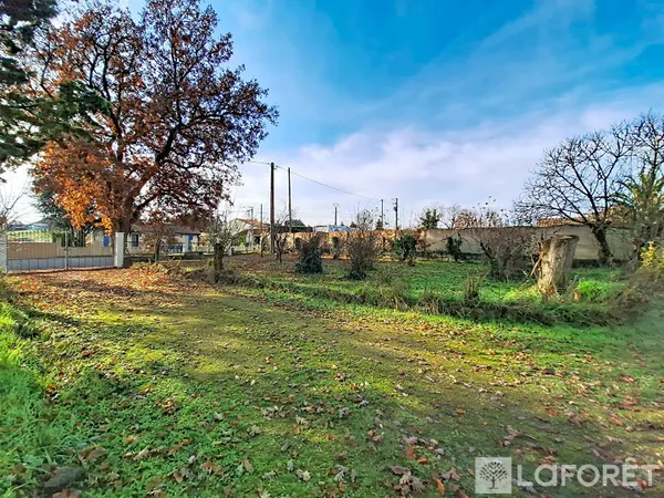 Terrain 650 m² 
