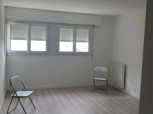 Location studio 27 m² Maurepas (78310) 700 