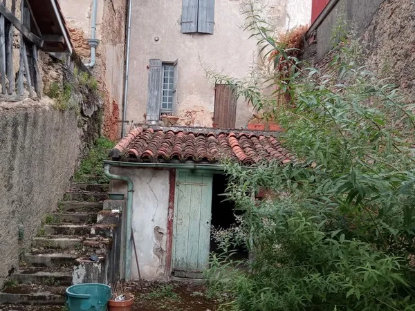 Maison de village avec jardin 