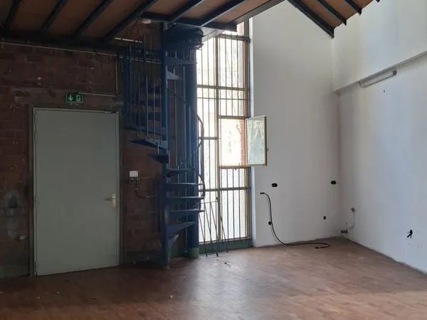 Espaces polyvalents RDC bureaux 65 m2 