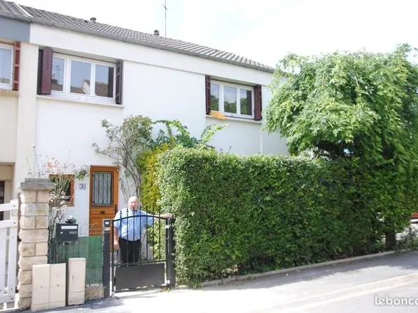 Maison - 6 pièces - 90m² 