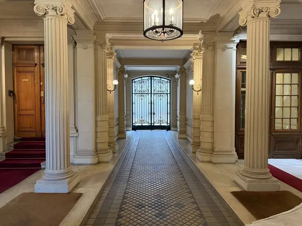 Appartement 9 pièces 155 m² 