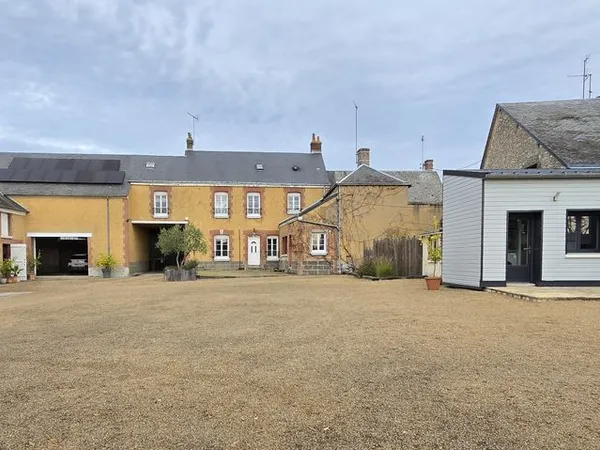 Maison 13 pièces 240 m² 