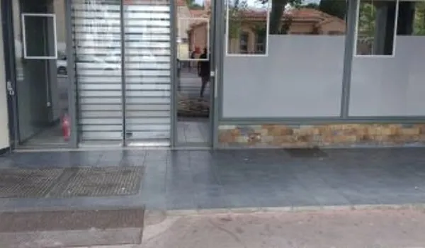 Local commercial 200 m²