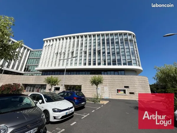 Bureaux 2 243 m² 
