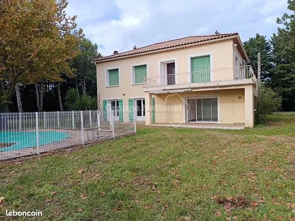 Villa 5 pièces 200 m² 