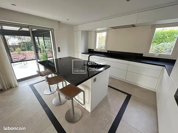 Maison 5 pièces 161 m² 