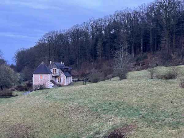 Située dans le Perche, Charmante propriété entourée de 4ha d 