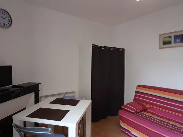 Studio meublé Place François 1er 