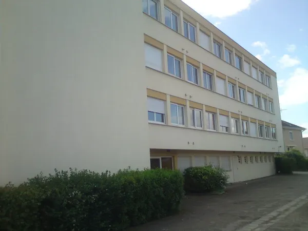 Studio 1 pièce 30 m² 