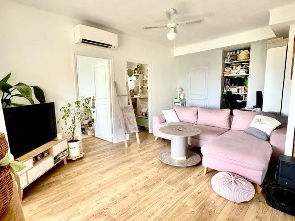 3 pièces 49 m² rénové avec terrasse - Juan-les-Pins / la badine 