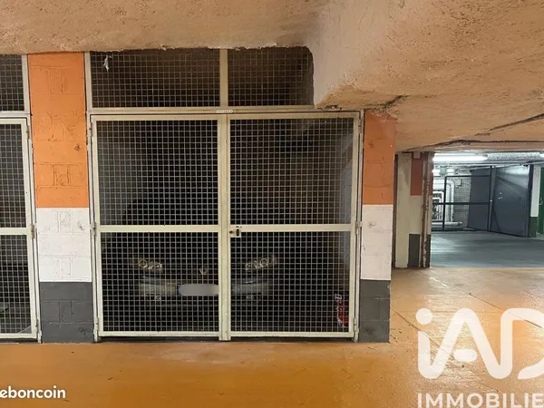Parking/box 15 m² Paris 