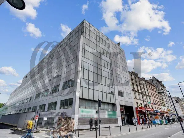 Bureau 3350 m² 