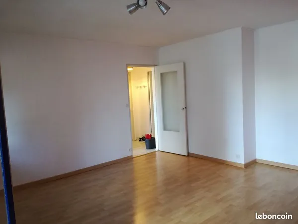 Appartement T4 Nantes Est, rte Ste Luce /Dalby 