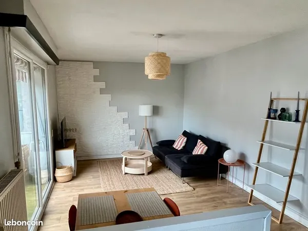 T3 Meublé Tout Confort avec Balcons - Centre-Ville de Saumur 