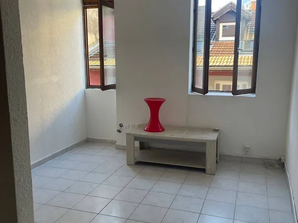 Studio 1 pièce 24 m² 