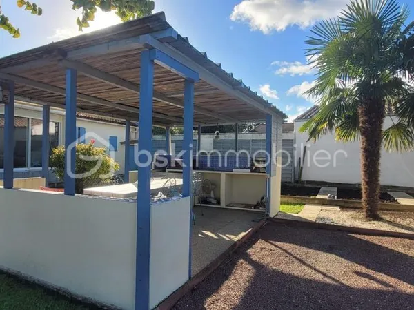 Studio 6 pièces 98 m² 