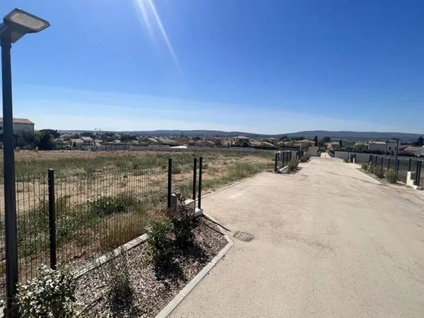 Terrain constructible 285 m² 