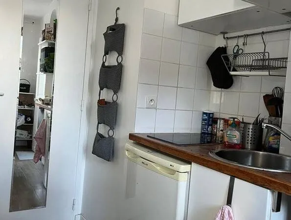 Studio 1 pièce 10 m² 