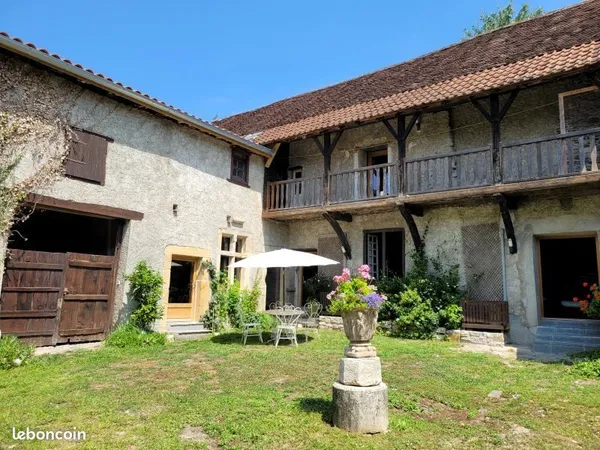 Maison 8 pièces 231 m² 