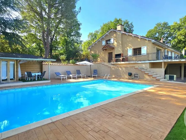 Maison 11 pièces 286 m² 