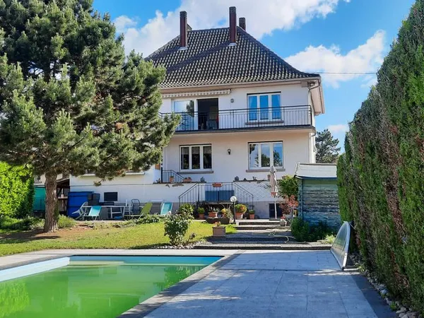 Maison 10 pièces 255 m² 
