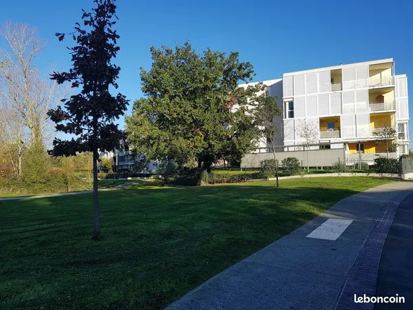Très bel appartement T3 meublé à louer sur Colomiers dans un quartier calme. Disponible le 