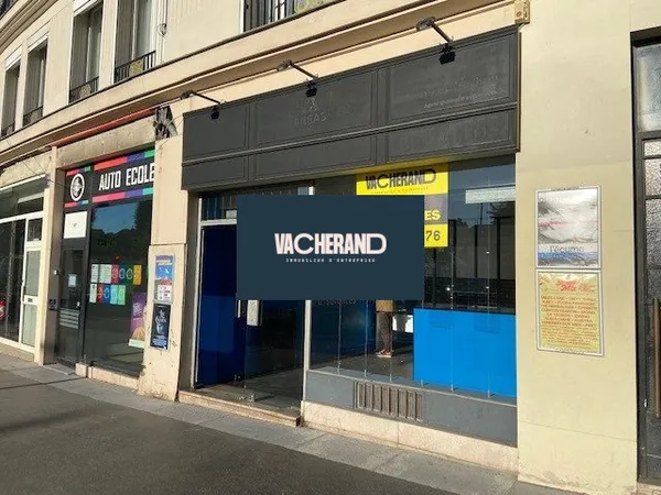 Local commercial bvd Carnot 
