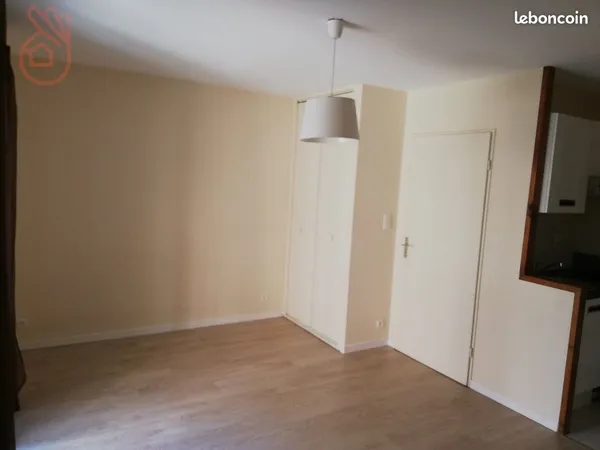 Studio 1 pièce 24 m² 