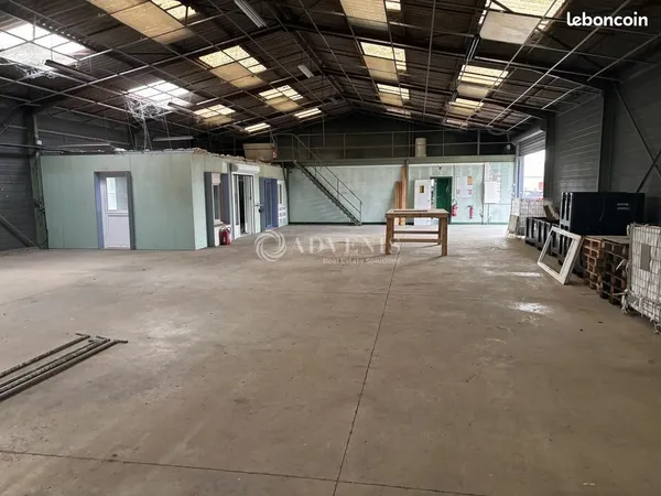 Local d'activité 530 m² 