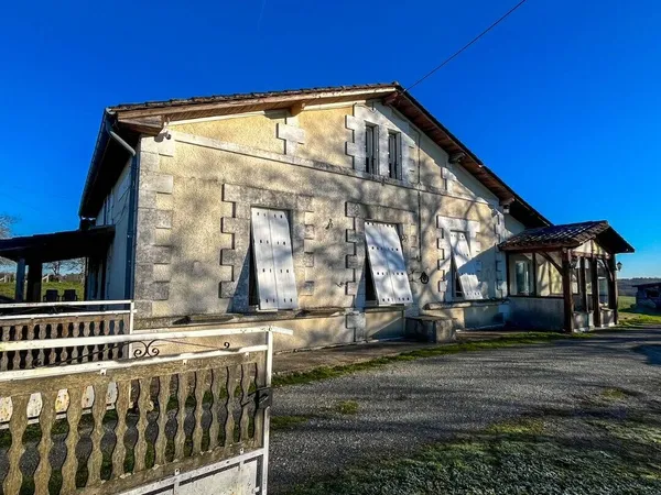 Maison 8 pièces 233 m² 