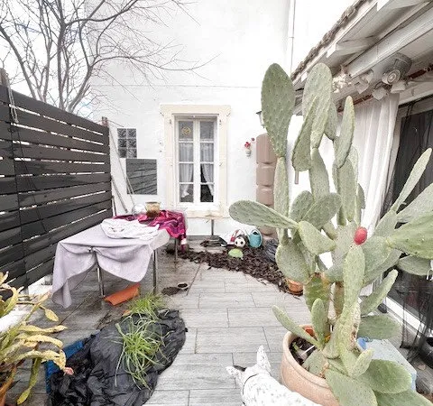 3 PIECES AVEC TERRASSE ET GRANDE CAVE - 78m2 - ALES 