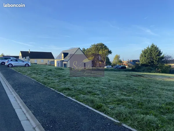 Terrain 717 m² Le Breil-sur-Mérize 