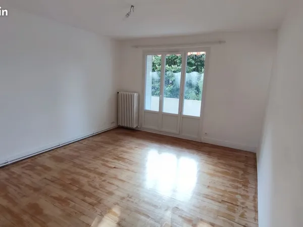 Joli T3 secteur MC2 à louer 