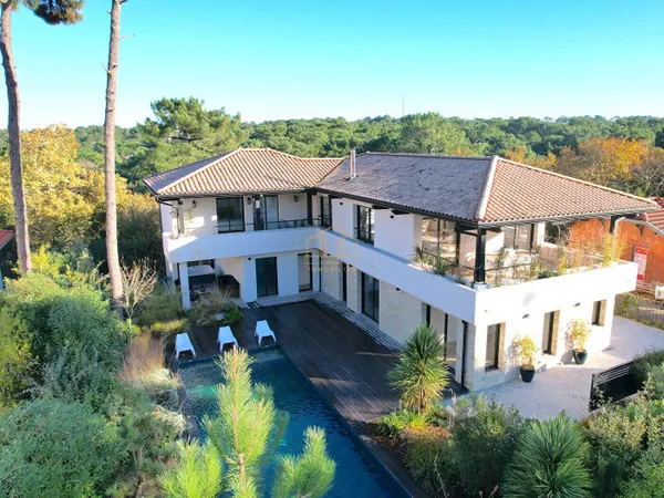 Maison 6 pièces 255 m² 