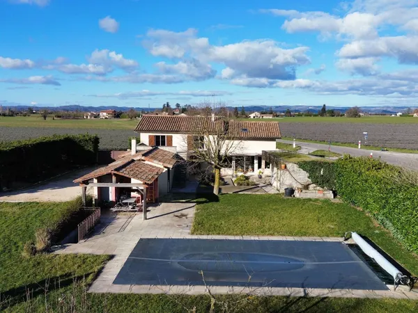 Maison 5 pièces 230 m² 