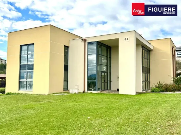 IMMEUBLE DE BUREAUX A LOUER A LA DURANNE 