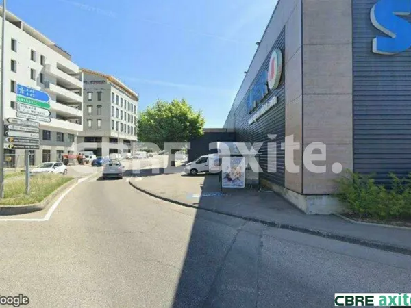 Local commercial 111 m² 