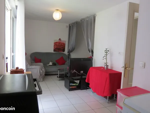 Studio Chambéry centre proche Cité des arts 