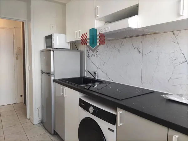 Studio 1 pièce 28 m² 