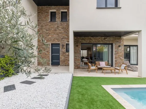 Contemporaine de 6 pièces principales 
