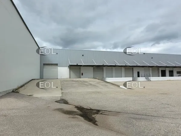 Local industriel 6 389 m² 