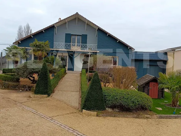 Maison 5 pièces 250 m² 