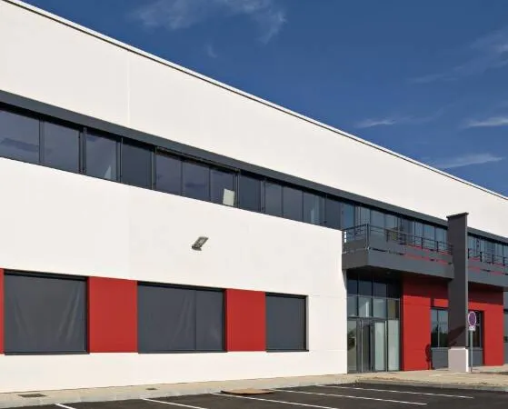 Local d'activité 289 m² 