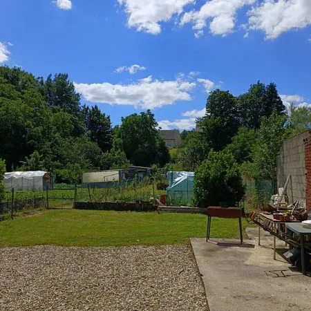 Maison et grand jardin à Pouru Saint Rémy 