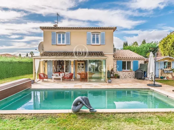 BIOT - MAISON RENOVEE DOMAINE FERME 