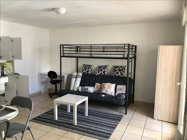 Studio 1 pièce 25 m² 