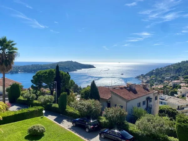 VILLEFRANCHE SUR MER - STUDIO DE 42M² A VENDRE - VUE MER PANORAMIQUE - RESIDENCE DE STANDING - 