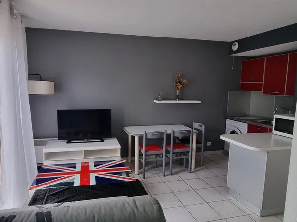 Studio 28m2+box à 500m de la mer 